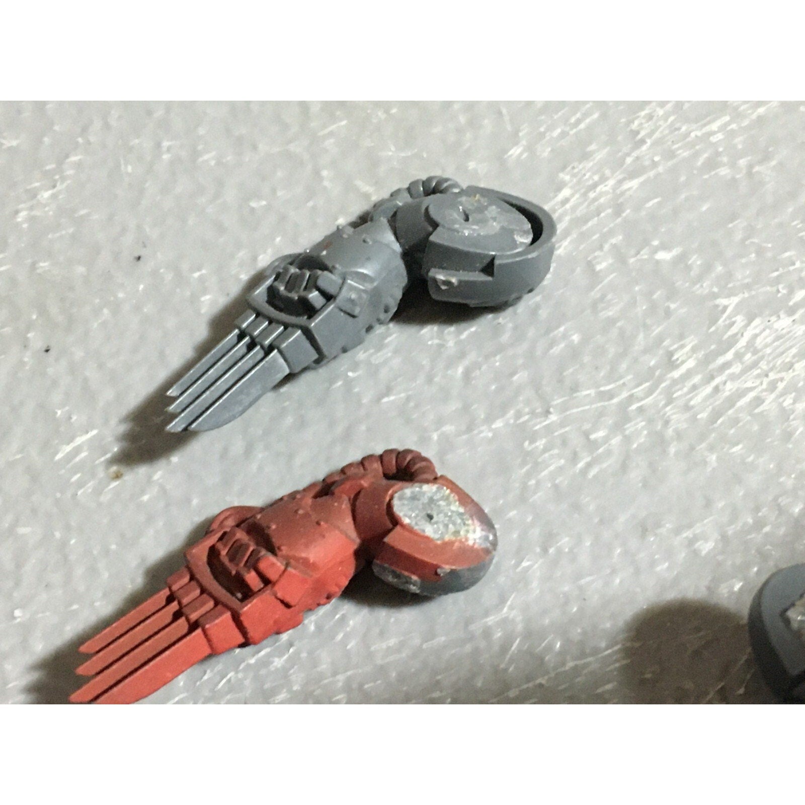 A22597 WARHAMMER SPACE MARINES BLOOD ANGELS MIXED CLAWS SHIELD BITS LOT GW
