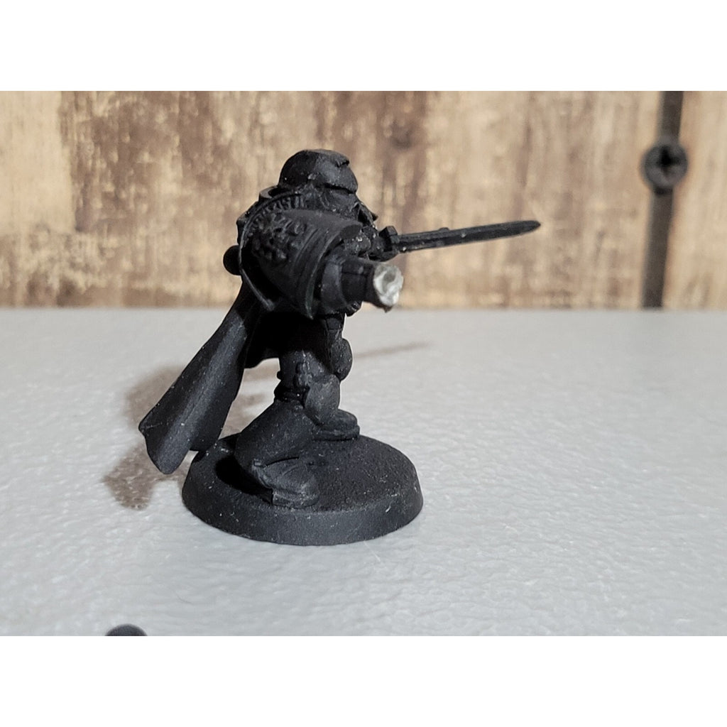 A18416 WARHAMMER 40K SPACE MARINES CAPTAIN LIEUTENANT POWER SWORD MISS BACKPACK