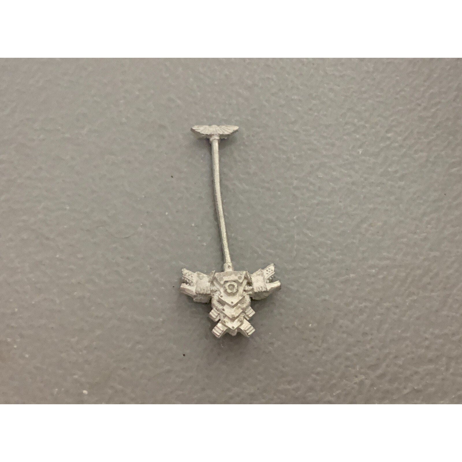A17724 WARHAMMER 40K SPACE MARINES WOLVES METAL BANNER BACKPACK GW OOP