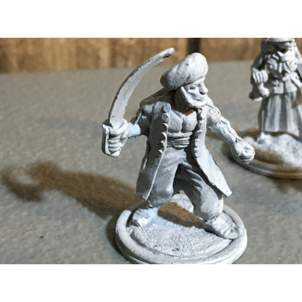 A32507 UNKNOWN METAL MINIATURES LOT 5 PK HUMAN EXPLORER SOLDIER PIRATE