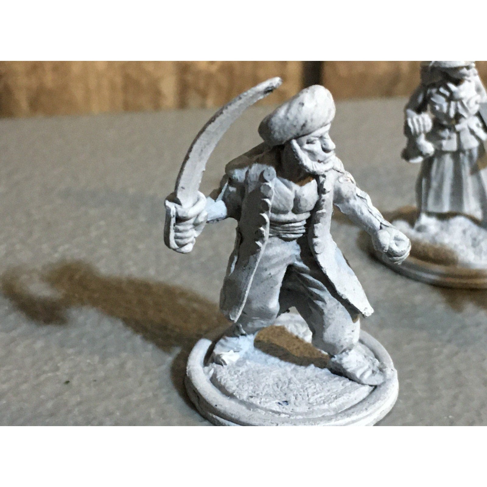 A32507 UNKNOWN METAL MINIATURES LOT 5 PK HUMAN EXPLORER SOLDIER PIRATE