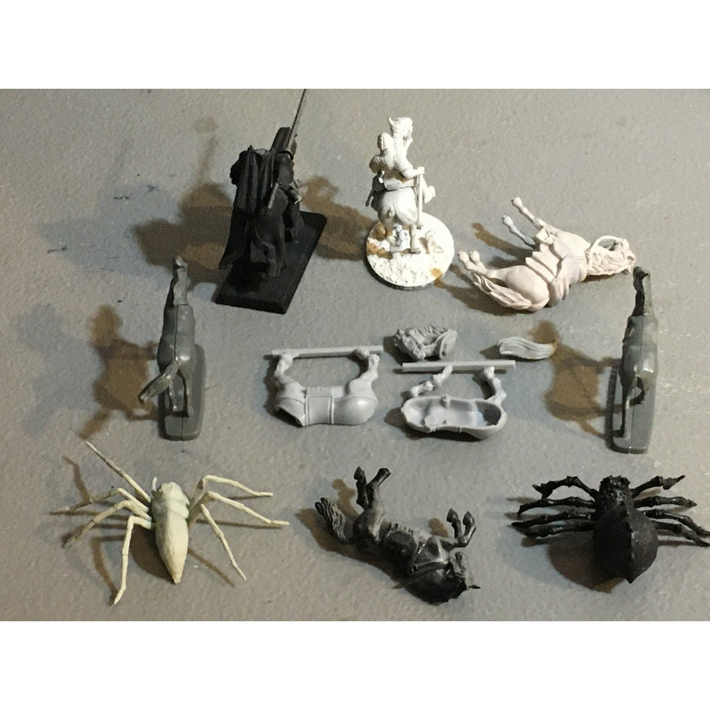 A32551 UNKNOWN MINIATURES PLASTIC ANIMAL SPIDER HORSE INCOMPLETE KNIGHT