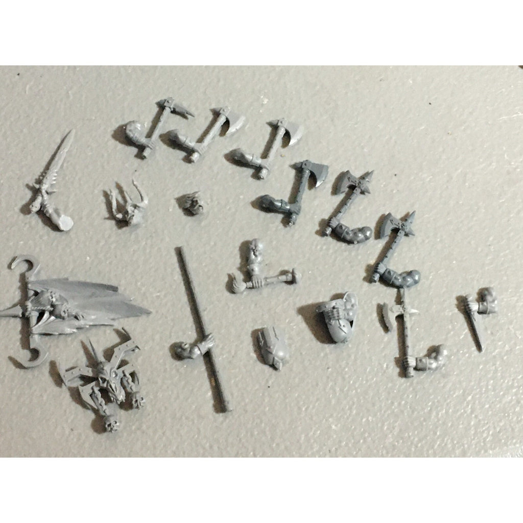 A22177 WARHAMMER FANTASY CHAOS MORTALS BITS LOT MIXED MARAUDER COMMAND & ARMS GW