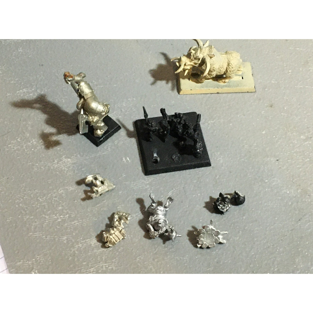 A21033 WARHAMMER FANTASY ORCS & GOBLINS METAL SNOTLING BLACK ORC BOAR