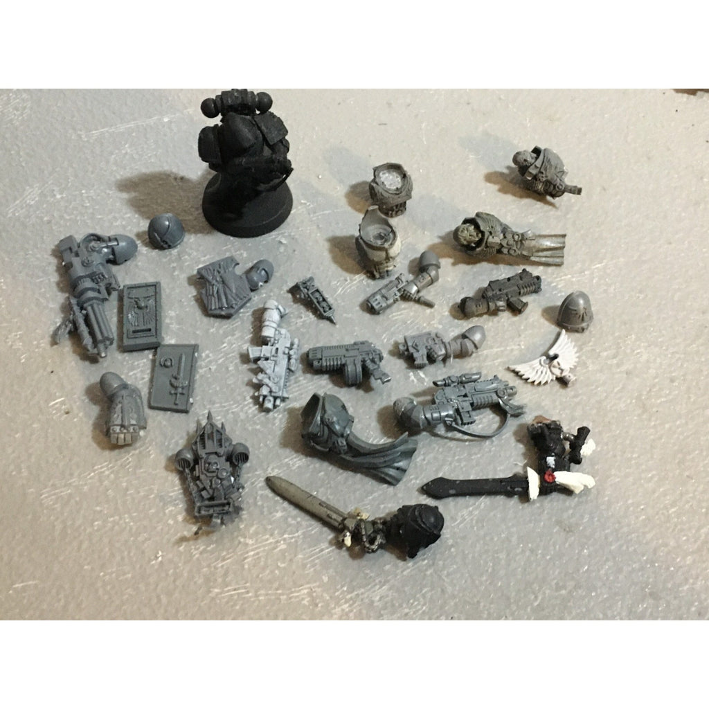 A20115 WARHAMMER 40K SPACE MARINES DARK BLOOD ANGELS BLACK TEMPLARS BITS LOT