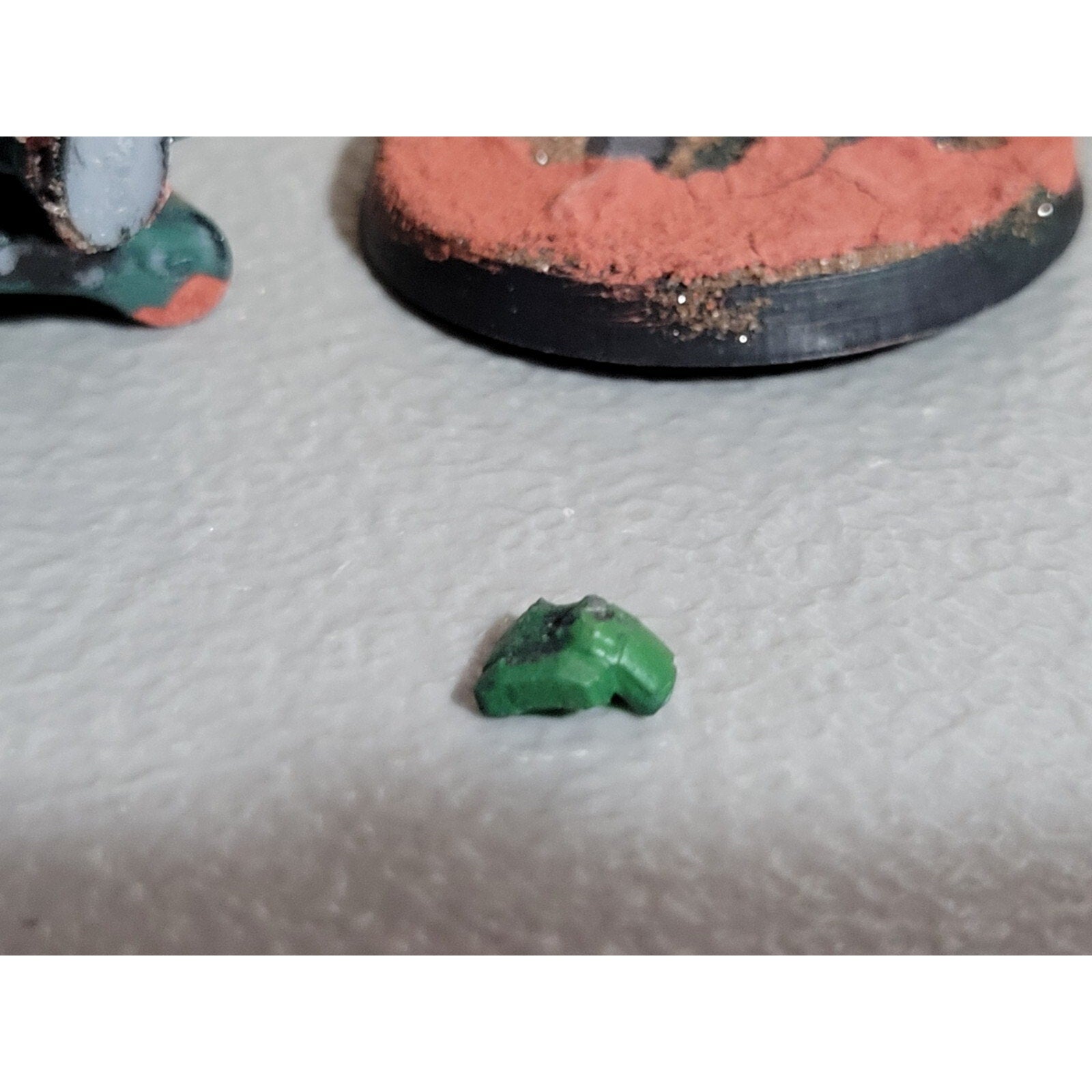 A18335 WARHAMMER 40K SPACE MARINES PRIMED DARK ANGELS ELIMINATORS MAG BASE