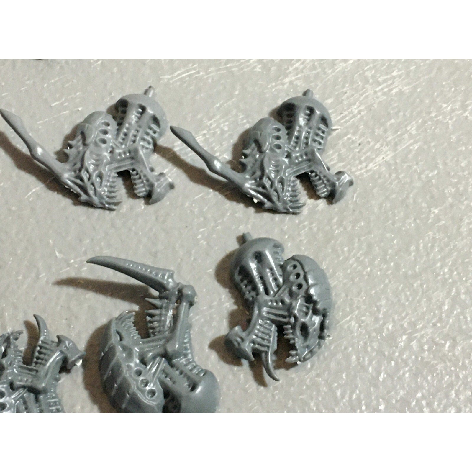 A22313 WARHAMMER 40K TYRANIDS BITS LOT MIXED GAMES WORKSHOP GW