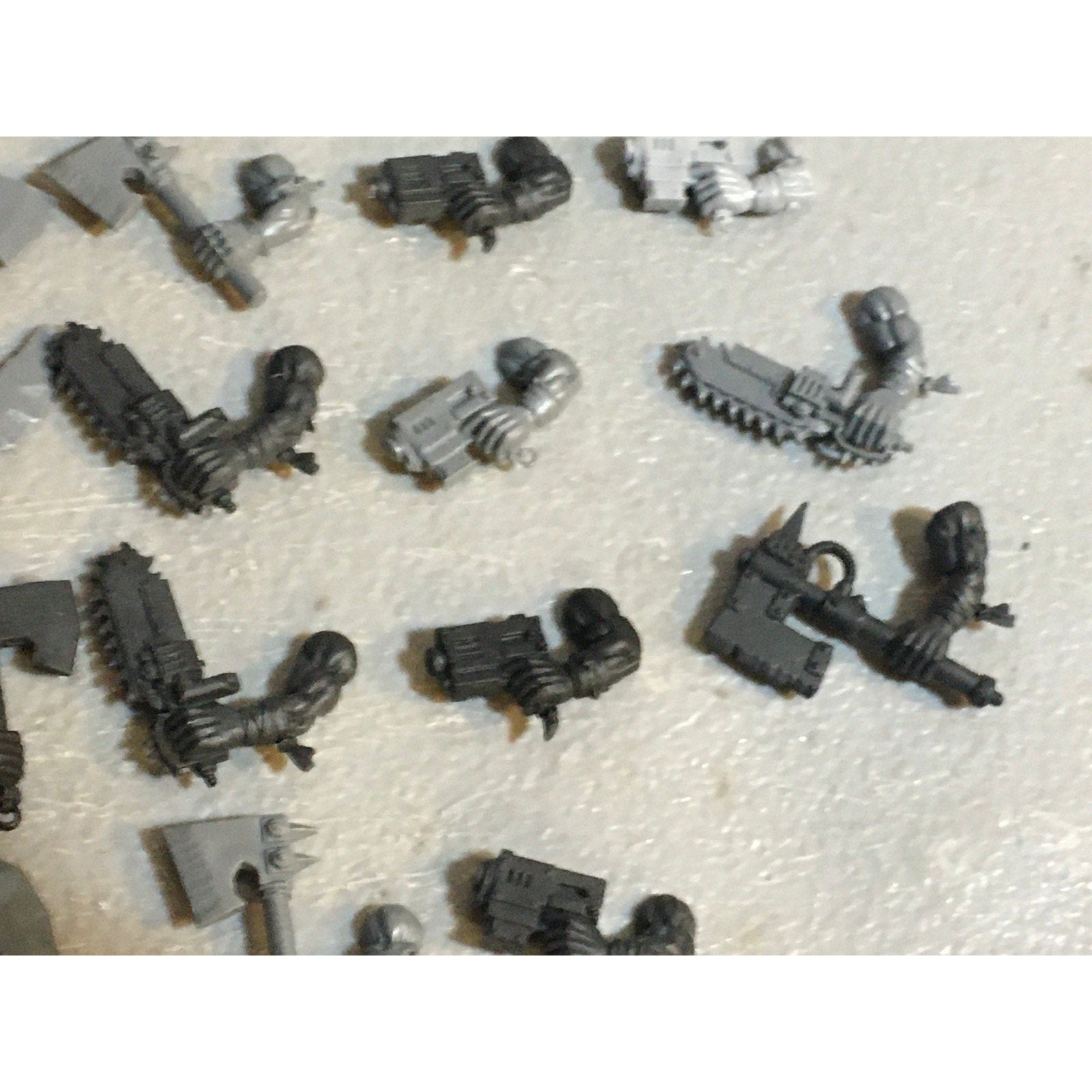 A33562 WARHAMMER 40K SPACE ORKS BITS LOT ARMS CHOPPA SLUGGA GW GAMES WORKSHOP