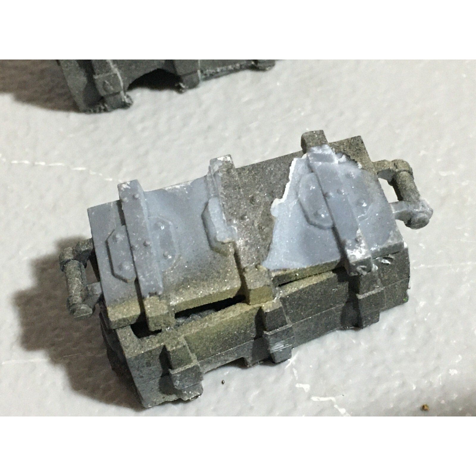 A22419 WARHAMMER 40K BITS LOT CRATES OBJECTIVE MARKERS GAMES WORKSHOP GW