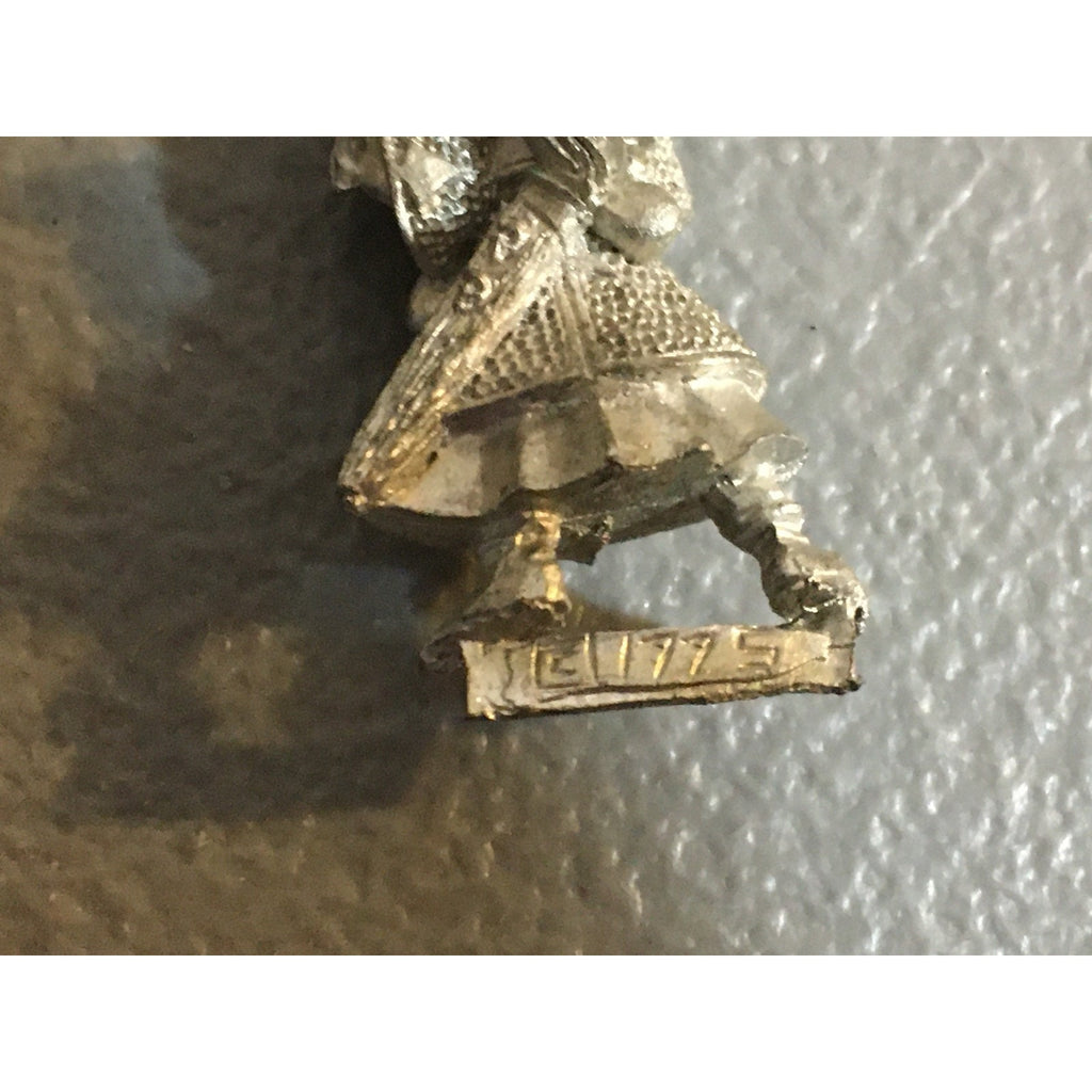 A31493 WARHAMMER FANTASY MARAUDER METAL DARK ELVES WARRIOR STANDARD BEARER GW