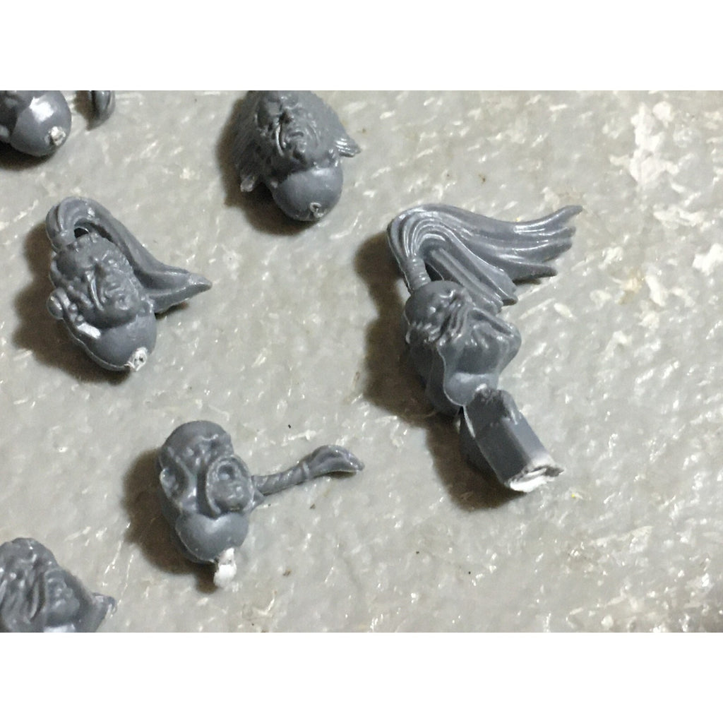 A22549 WARHAMMER 40K SPACE MARINES WOLVES BITS LOT HEADS GAMES WORKSHOP GW