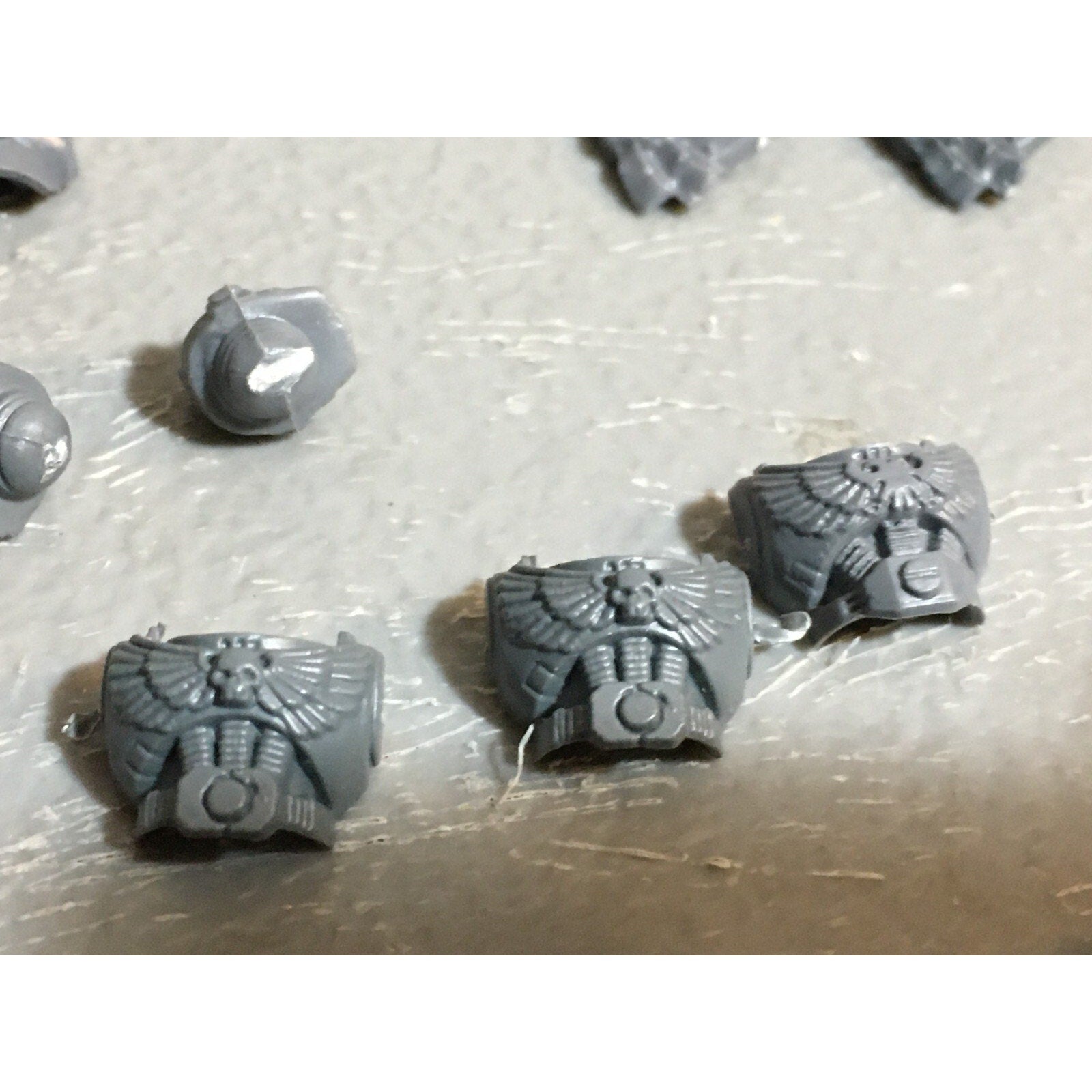 A23158 WARHAMMER 40K SPACE MARINES BITS LOT MIXED TORSOS HEADS GAMES WORKSHOP GW