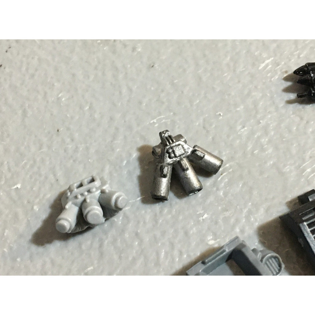 A23266 WARHAMMER 40K SPACE MARINES BITS LOT MIXED VEHICLE BACKPACK GW