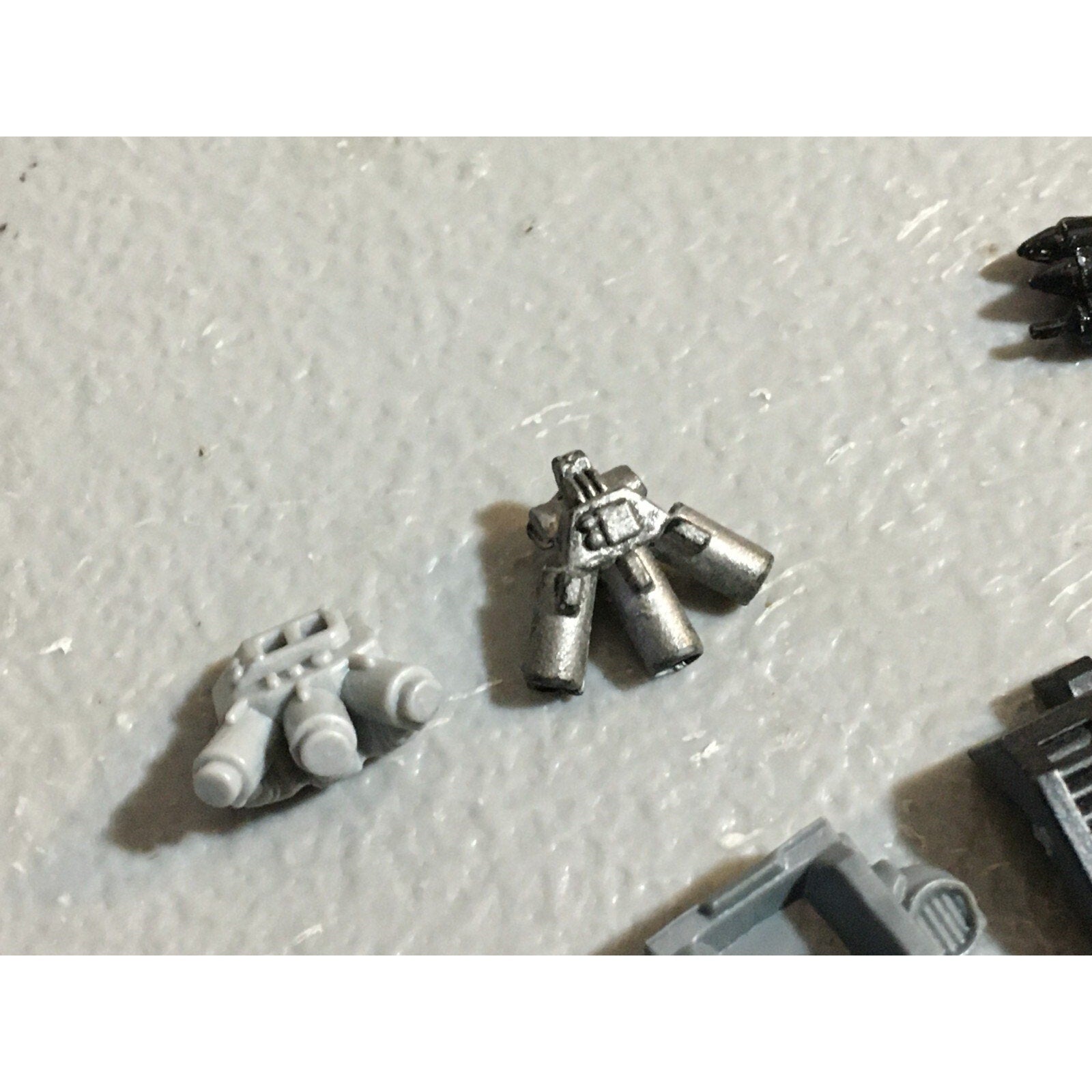 A23266 WARHAMMER 40K SPACE MARINES BITS LOT MIXED VEHICLE BACKPACK GW