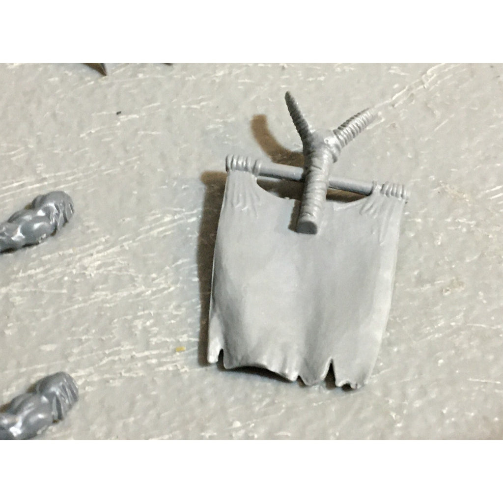 A23125 WARHAMMER FANTASY CHAOS BEASTMEN BITS LOT GORS BANNERS ARMS GW