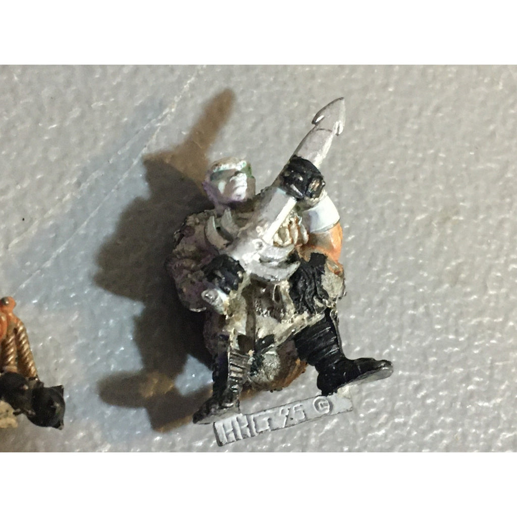 A29788 HHG HEARTBREAKER MINIATURES METAL BARBARIAN 2 PK