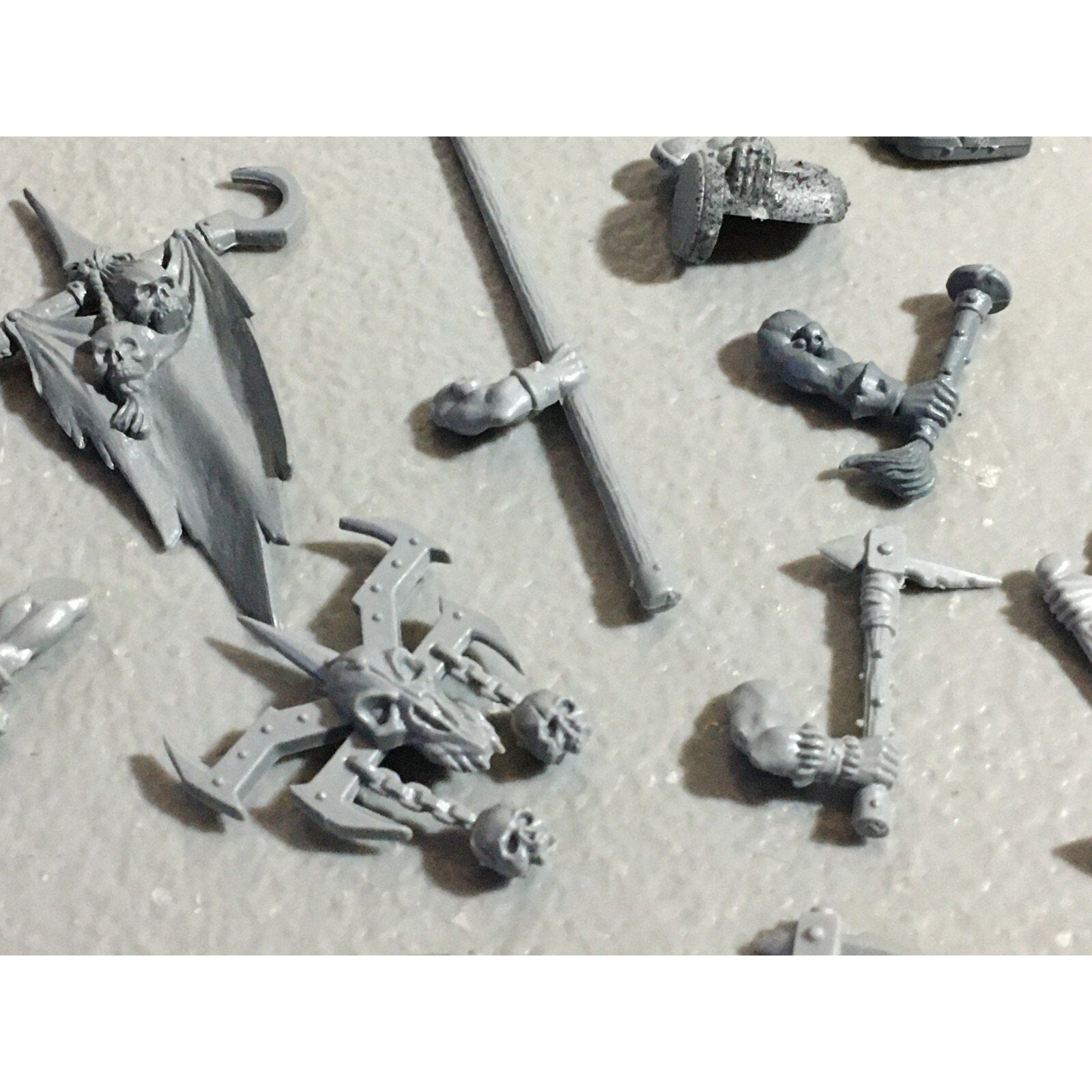 A22191 WARHAMMER FANTASY CHAOS MORTALS BITS LOT MIXED MARAUDER COMMAND & ARMS GW