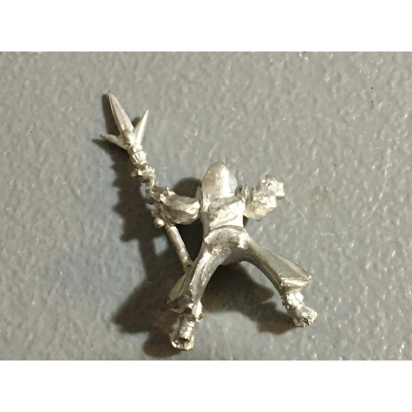 A23910 WARHAMMER FANTASY HIGH ELVES METAL MOUNTED CLASSIC MAGE MISS HAND TAIL
