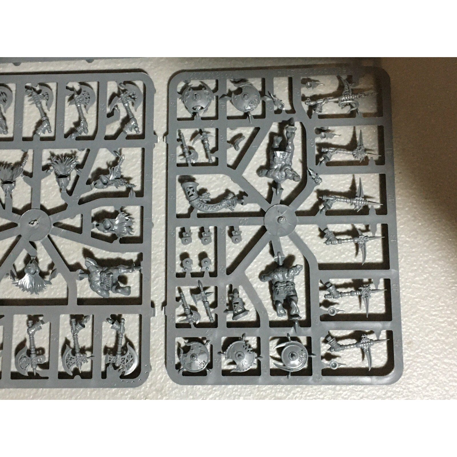 A20190 WARHAMMER AOS FYRESLAYERS BITS LOT VULKITE BERZERKERS NOS 10 PK ON SPRUE