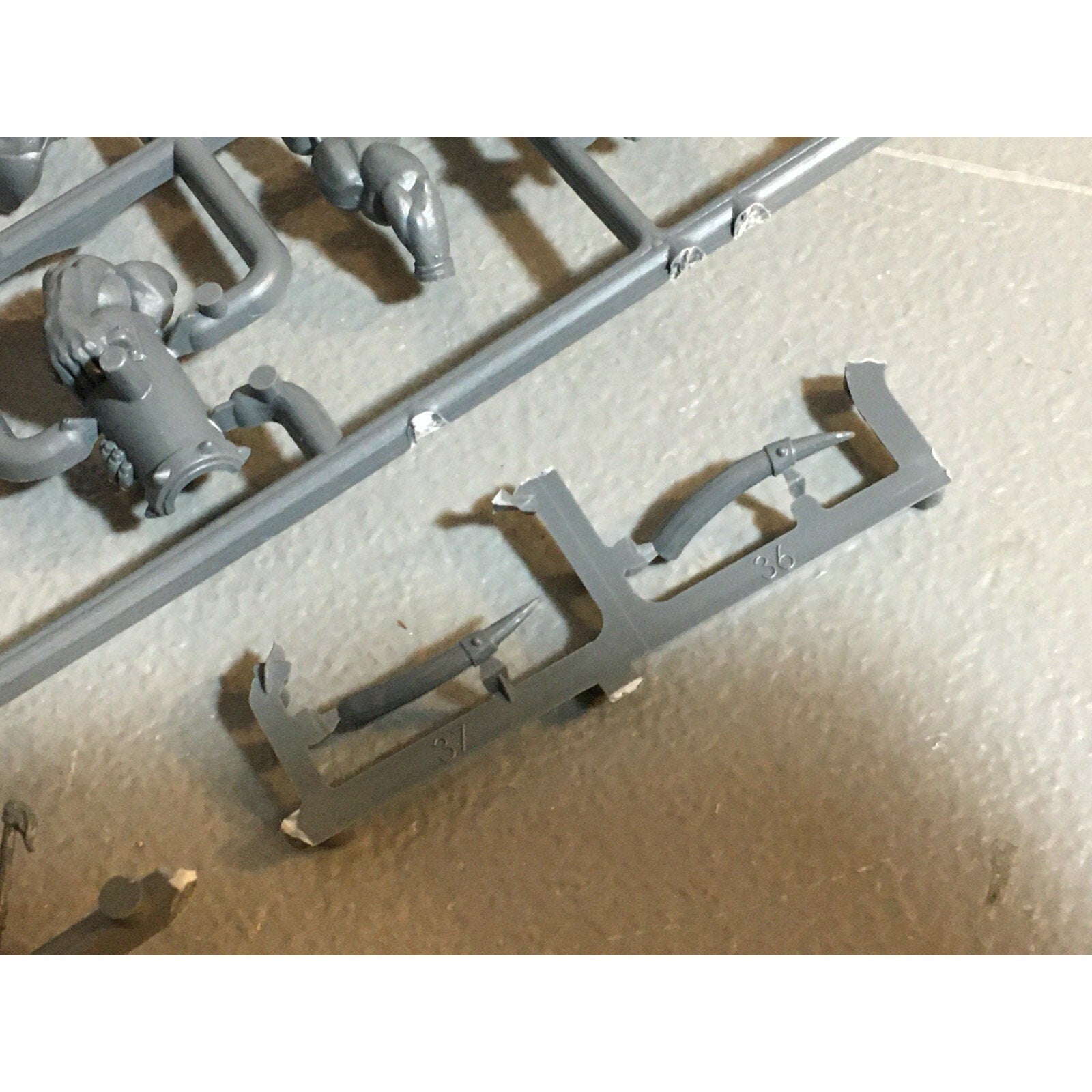 A23590 WARHAMMER AOS FANTASY OGRE KINGDOMS MAWTRIBES BITS ON SPRUE LOT MIXED GW