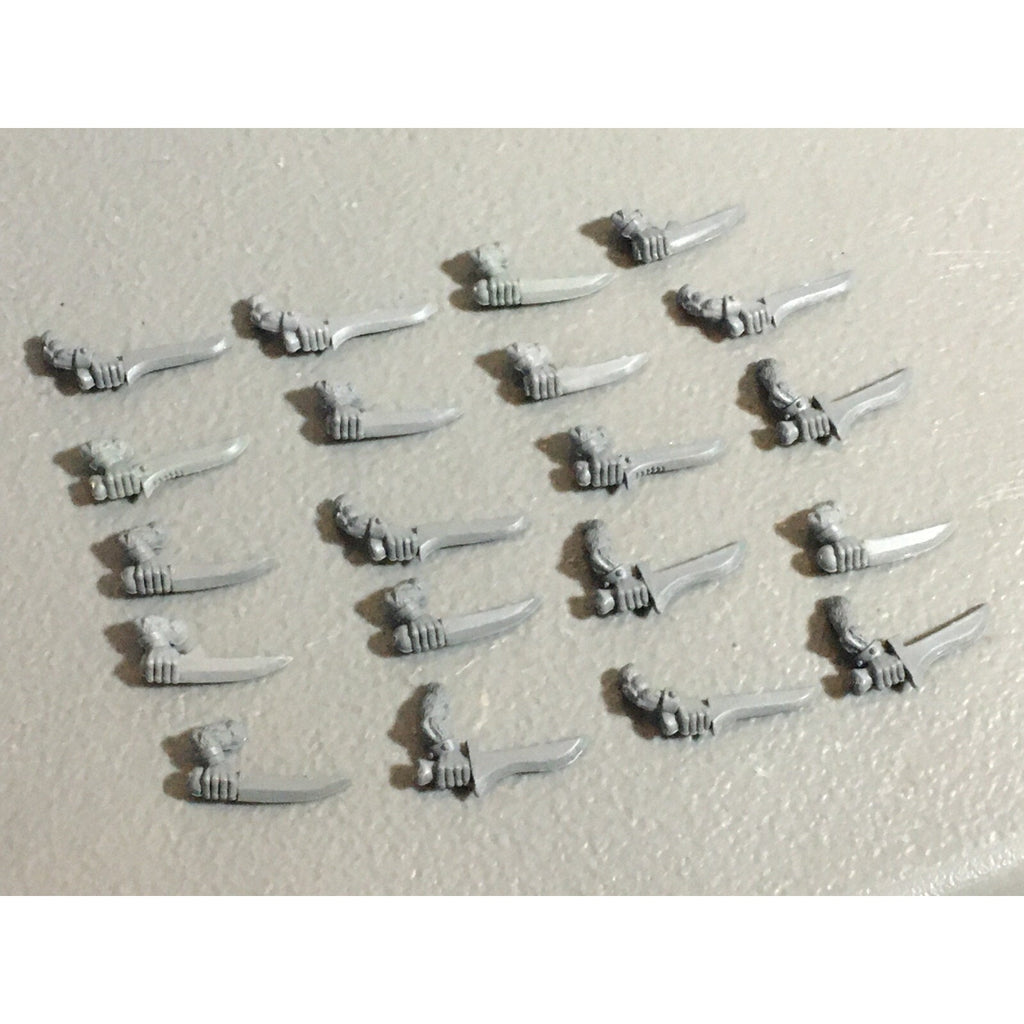 A22300 WARHAMMER FANTASY SKAVEN BITS LOT SWORD ARMS GAMES WORKSHOP GW