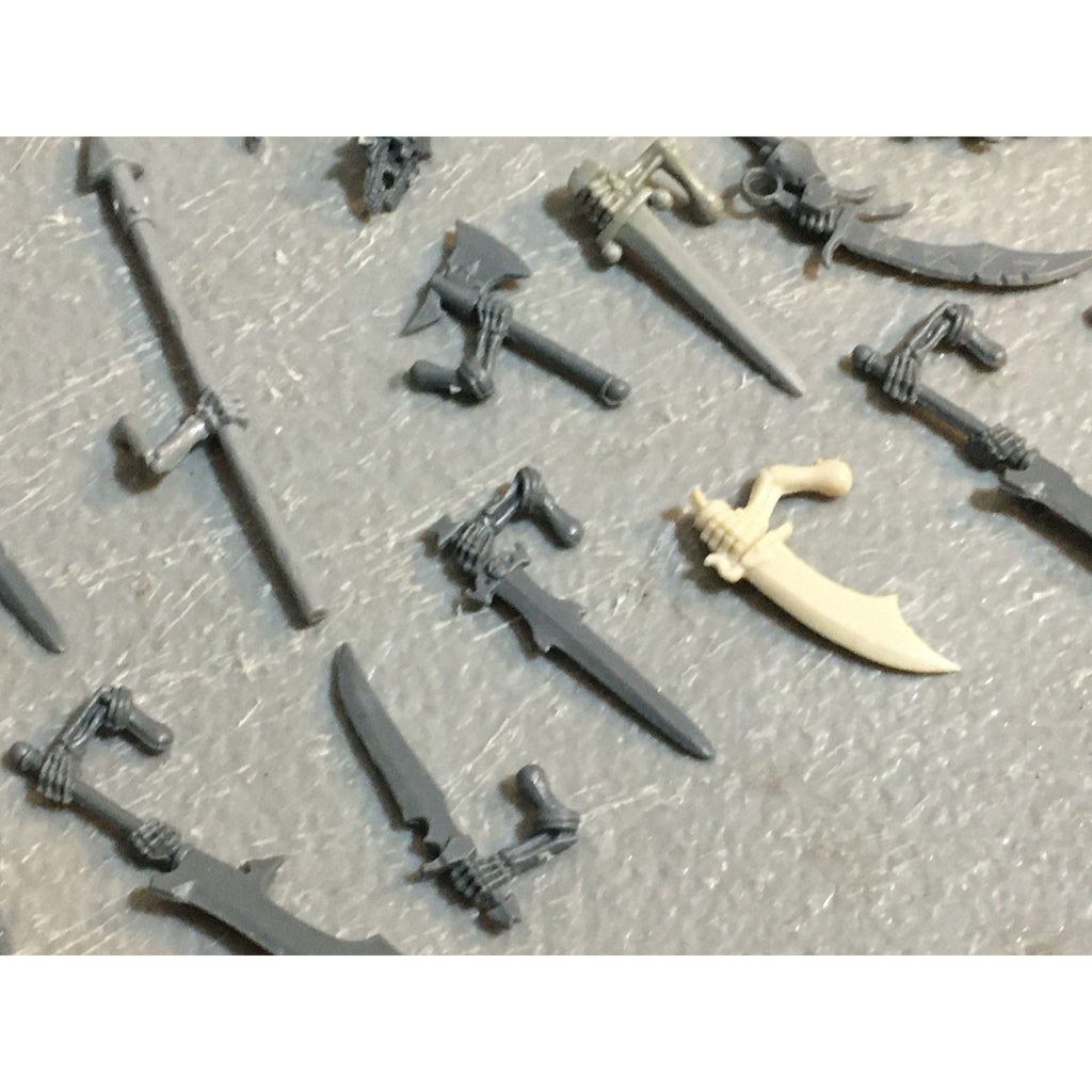 A28766 WARHAMMER FANTASY OLD WORLD VAMPIRE COUNTS BITS LOT SKELETON HEADS ARMS