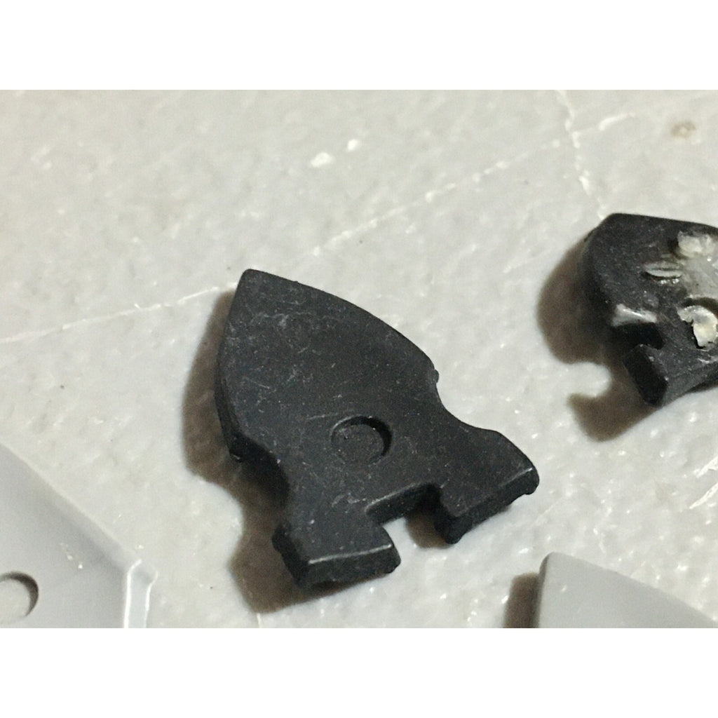 A22248 WARHAMMER FANTASY CHAOS MORTALS BITS LOT WARRIORS KNIGHTS SHIELDS GW OOP
