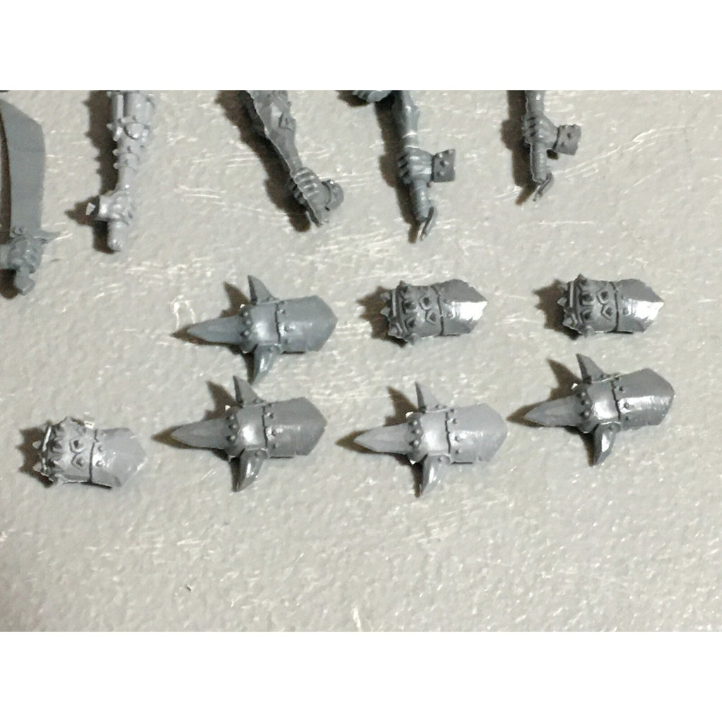 A22592 WARHAMMER FANTASY OGRE KINGDOMS BITS LOT HANDS GAMES WORKSHOP GW