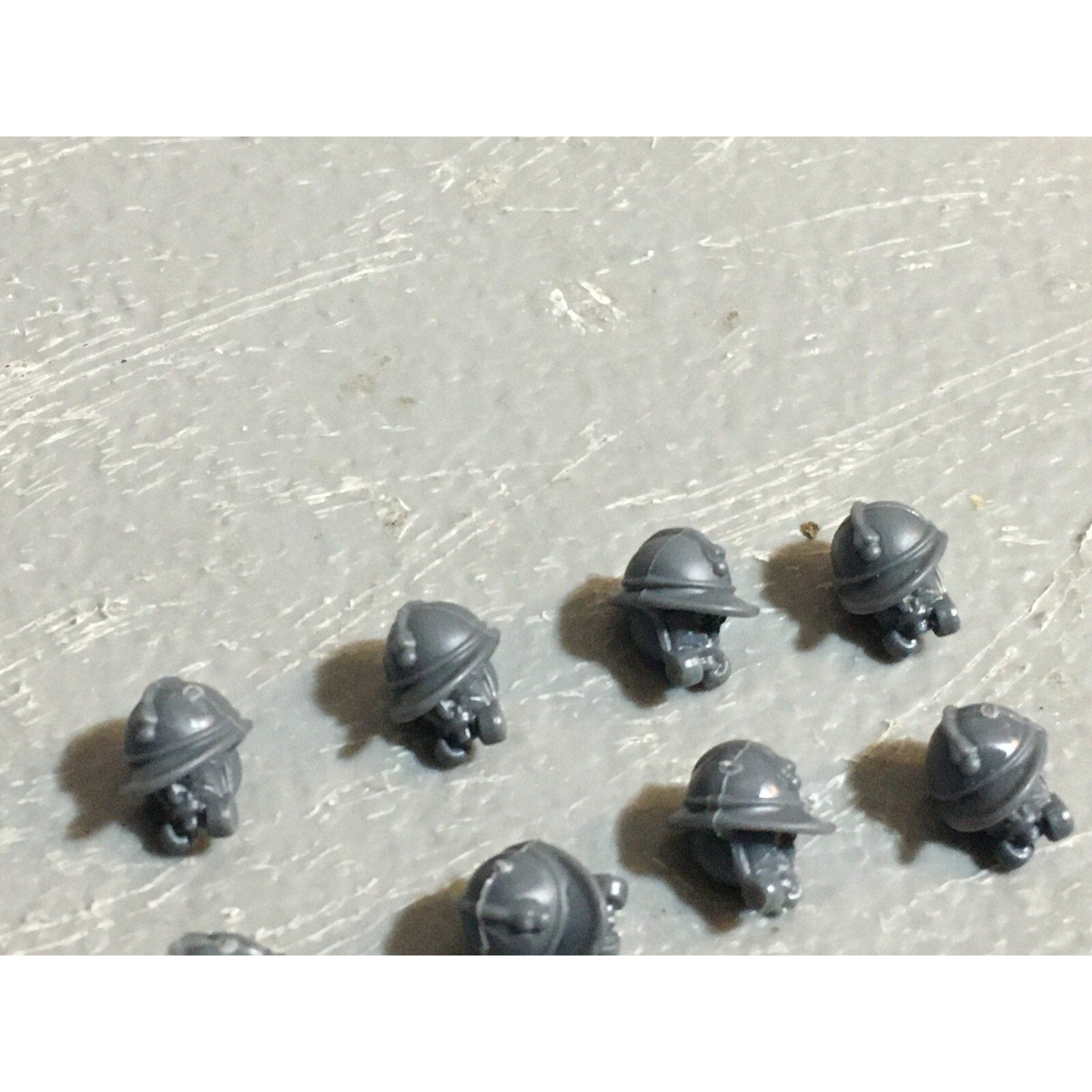 A23032 WARGAMES ATLANTIC HEADS FRENCH ADRIAN HELMET & GASMASK MM BITS LOT MINIS