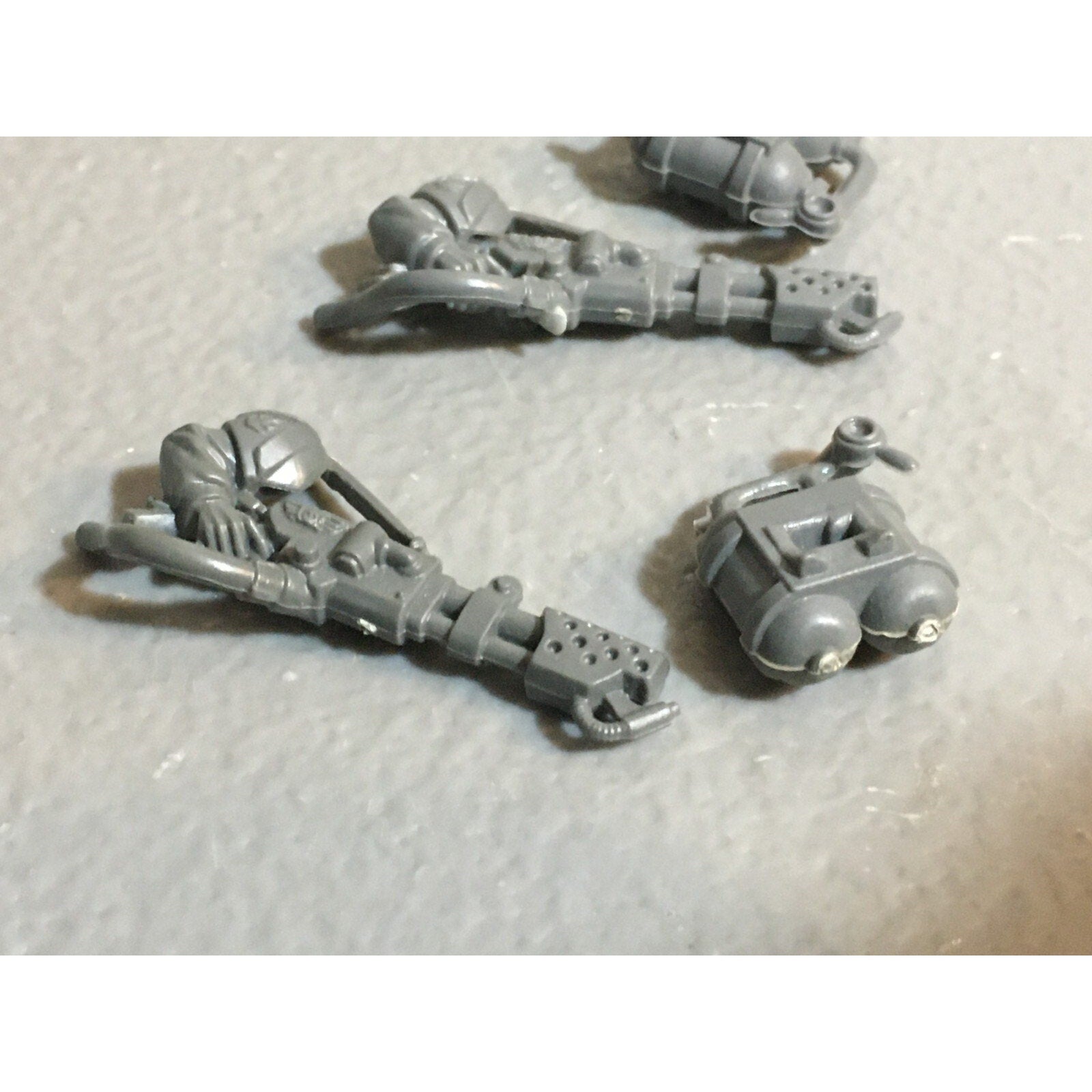 A17851 WARHAMMER 40K ASTRA IG GUARD TANK COMMANDER & SPECIAL WEAPONS BITS LOT