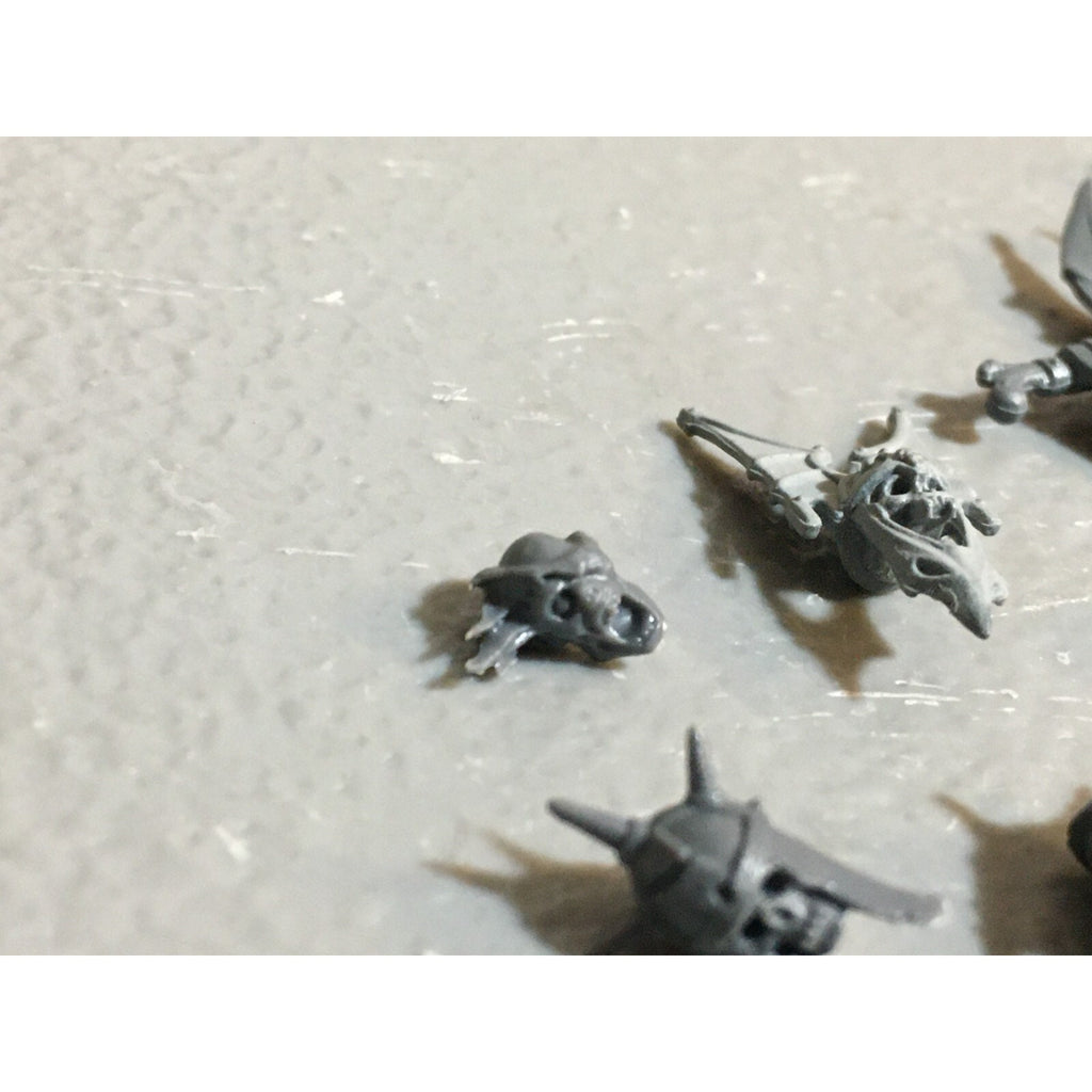 A23425 WARHAMMER FANTASY VAMPIRE COUNTS BITS LOT SKELETON WIGHT MIXED HEADS ARMS