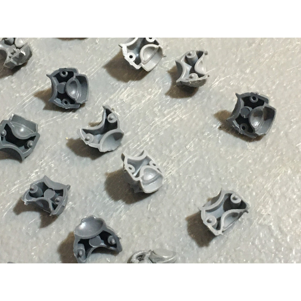 A22927 WARHAMMER 40K SPACE MARINES BITS LOT TORSOS FRONT BACK GAMES WORKSHOP GW