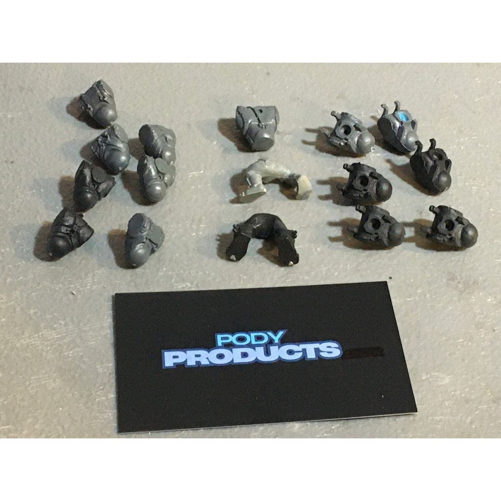 A33561 WARHAMMER 40K SPACE ORKS BITS LOT TORSO CHEST LEGS GW GAMES WORKSHOP