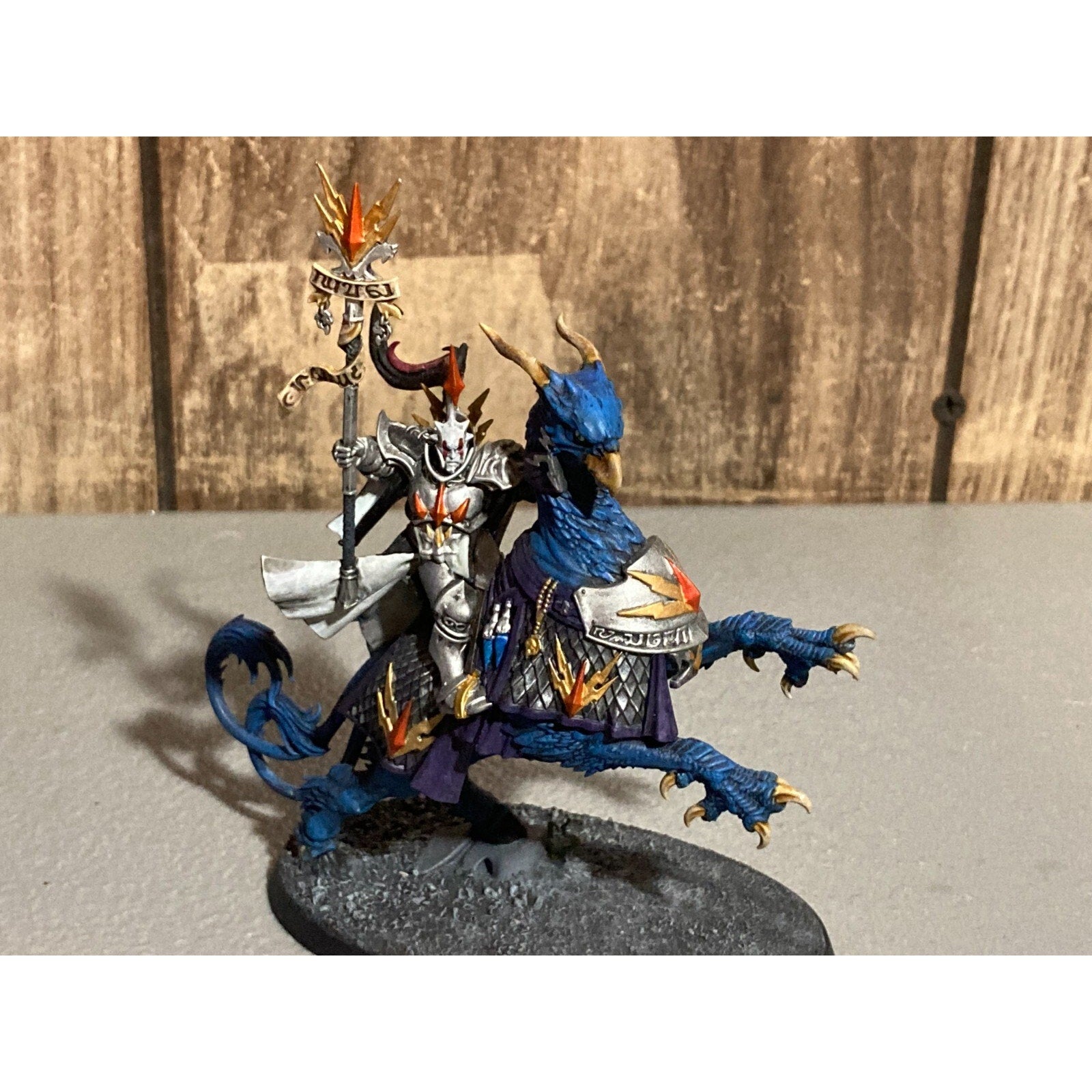 A19276 WARHAMMER AOS SIGMAR STORMCAST LORD ARCANUM GRYPH CHARGER PAINTED BASED