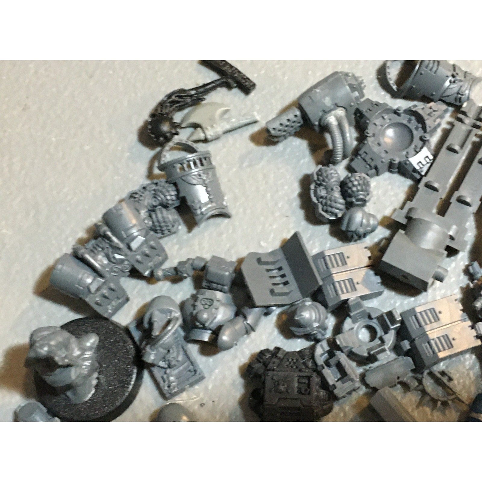A26712 WARHAMMER 40K SPACE MARINES BITS LOT MIXED DREADNOUGHT DARK ANGELS OTHER