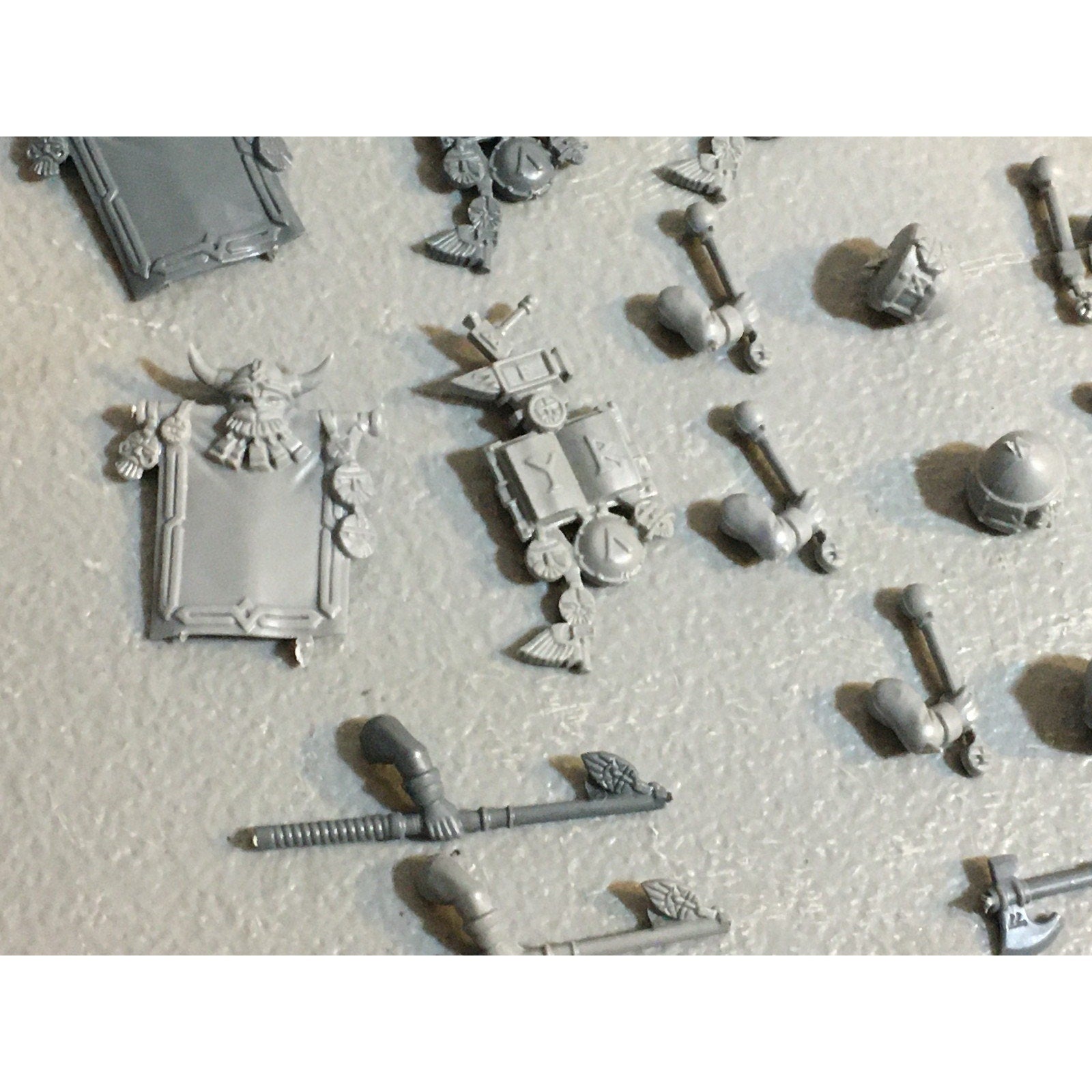 A33597 WARHAMMER FANTASY OLD WORLD DWARVES DWARFS BITS LOT BANNER AXE DRUM GW