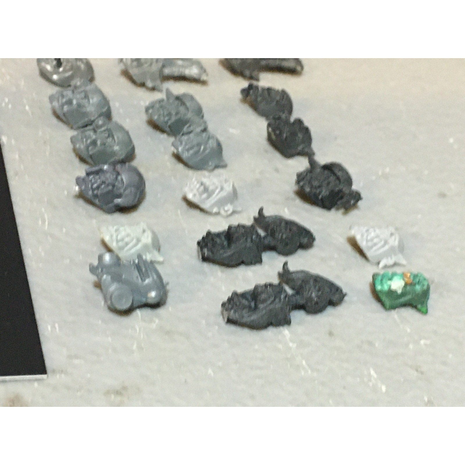 A33559 WARHAMMER 40K SPACE ORKS BITS LOT HEADS GW GAMES WORKSHOP