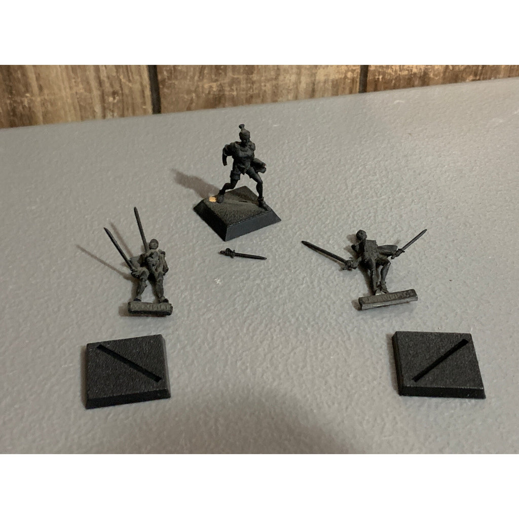 A10720 RACKHAM CONFRONTATION METAL OOP GRIFFIN DUELLISTS MISSING 1 HAND
