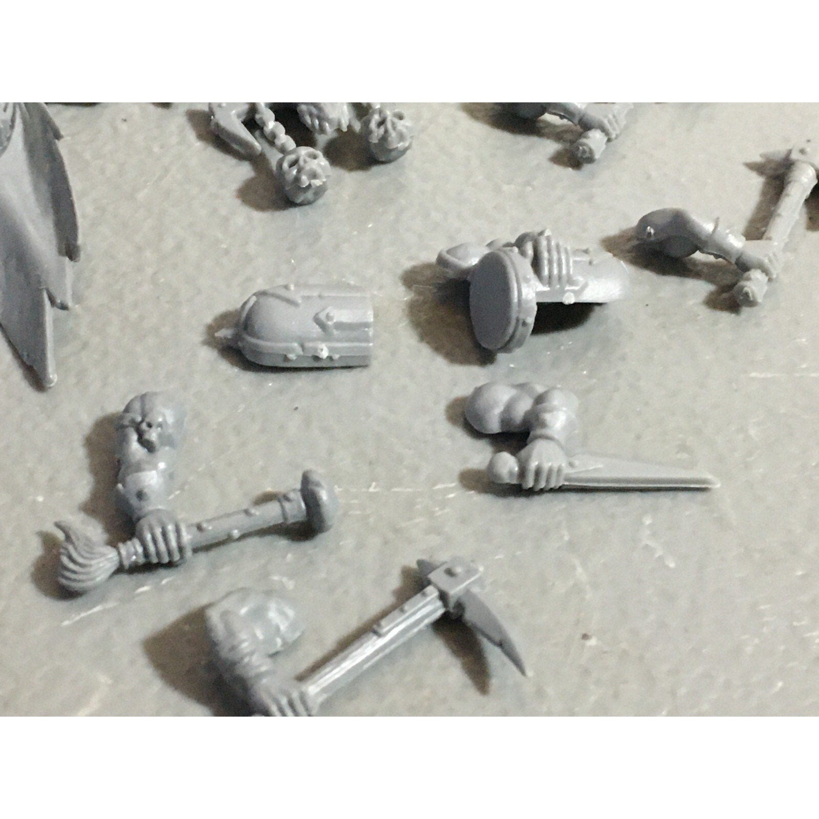 A22183 WARHAMMER FANTASY CHAOS MORTALS BITS LOT MIXED MARAUDER COMMAND & ARMS GW