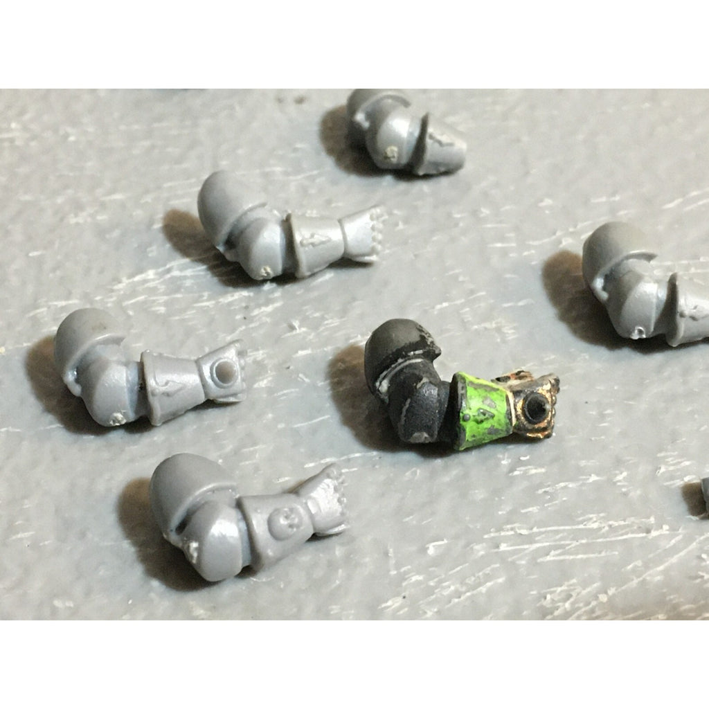 A23465 WARHAMMER 40K CHAOS SPACE MARINES BITS LOT MIXED VEHICLE ARMS GW
