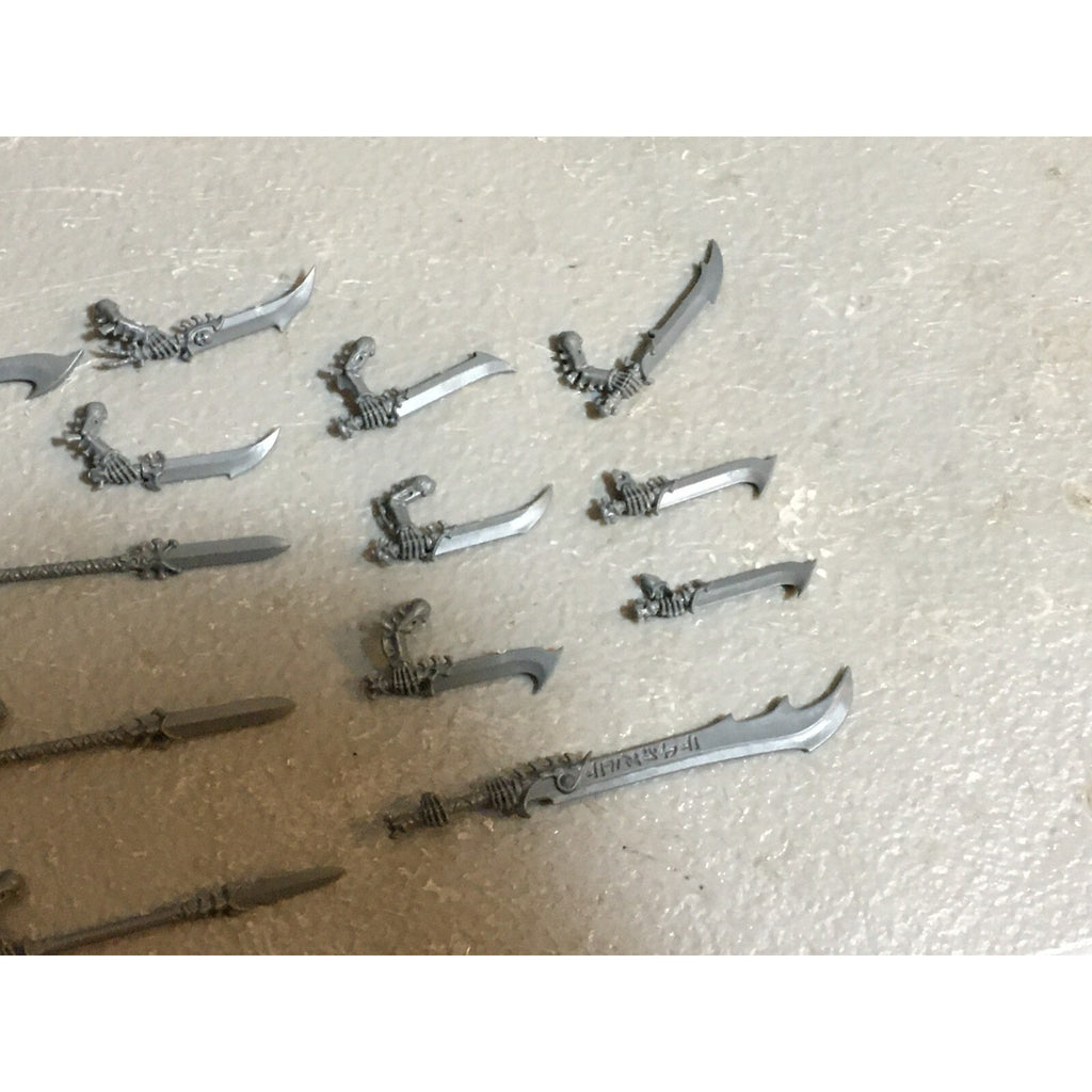 A23227 WARHAMMER FANTASY AOS TOMB KINGS OSSIARCH BITS LOT SPEARS SWORDS GW