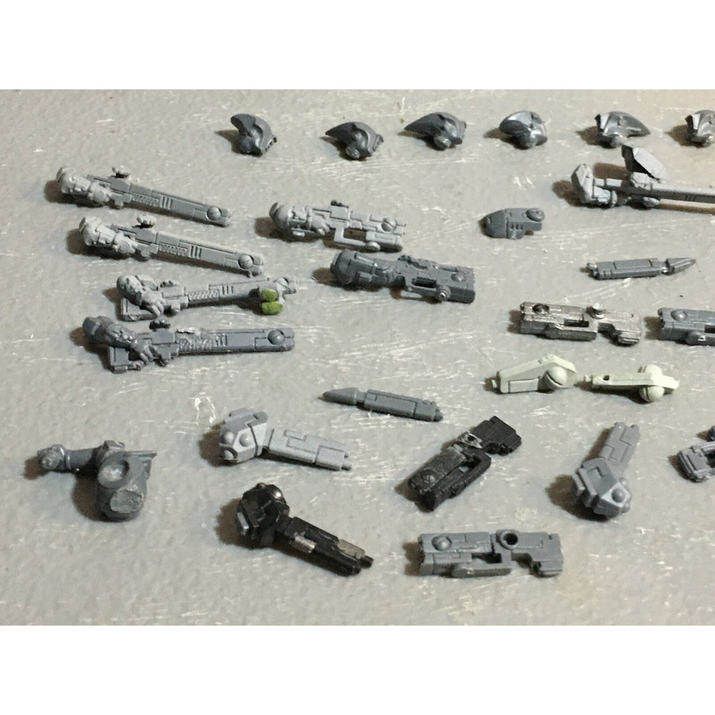 A23150 WARHAMMER 40K TAU EMPIRE BITS LOT FIRE WARRIORS GUNS HEADS ARMS GW