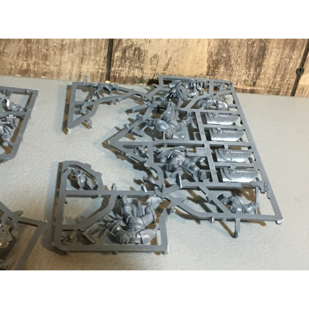 A24339 WARHAMMER AOS STORMCAST ETERNALS LIBERATORS NOS 8 PK MISS 1 SHIELD GW