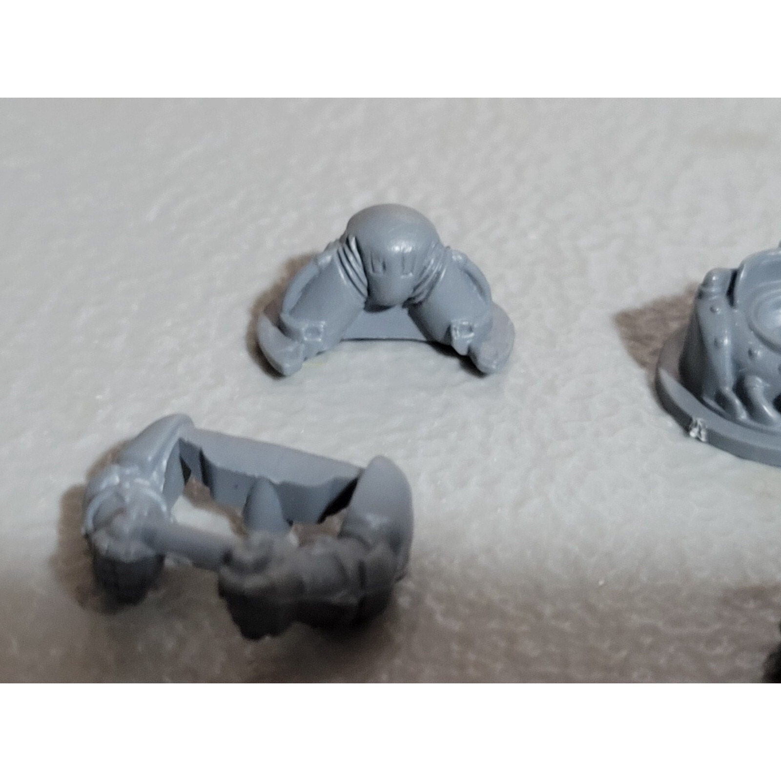 A17960 WARHAMMER 40K CHAOS SPACE MARINES TANK GUNNER BITS LOT
