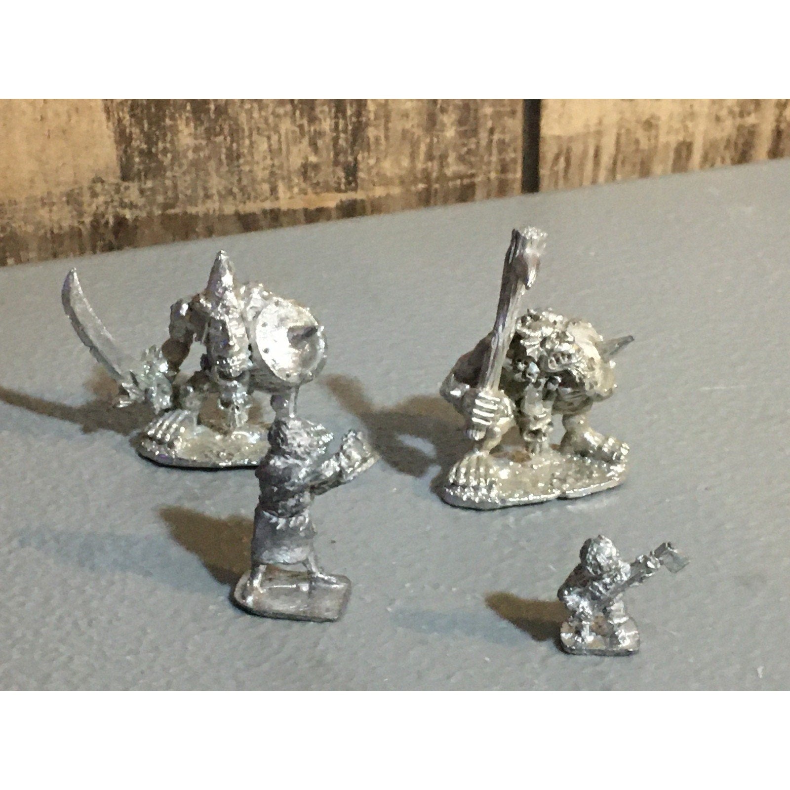 A32870 UNKNOWN METAL MINIATURES 4 PK ORC HUMAN DWARF WARRIOR TABLETOP RPG