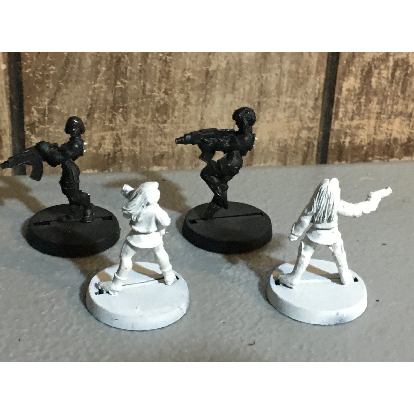 A31543 I-KORE VOID METAL FEMALE MILITIA LOT 4 PK INFANTRY CIVILIANS