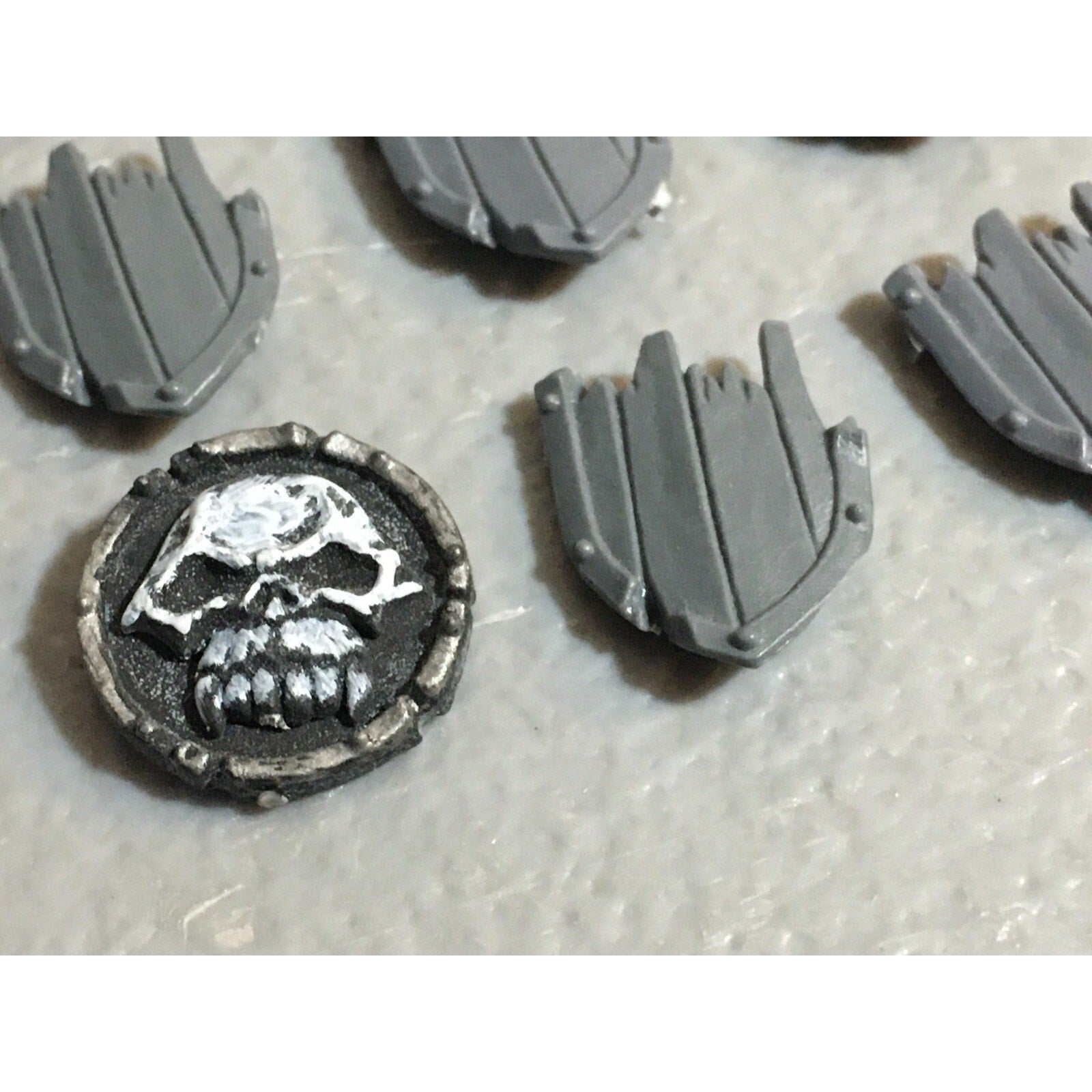 A23407 WARHAMMER FANTASY VAMPIRE COUNTS UNDEAD BITS LOT SHIELDS GAMES WORKSHOP