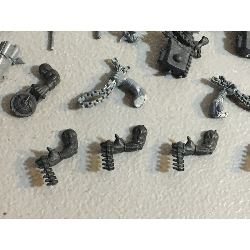 A33588 WARHAMMER 40K SPACE ORKS BITS LOT MIXED POLE GRENADE ARM BACKPACK GW