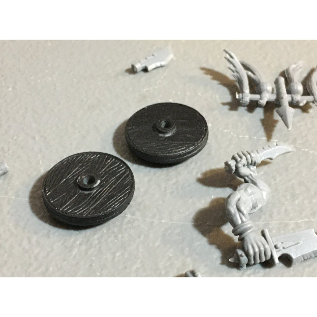 A23398 WARHAMMER FANTASY ORCS & GOBLINS BITS LOT MIXED ACCESSORIES BANNER HEADS