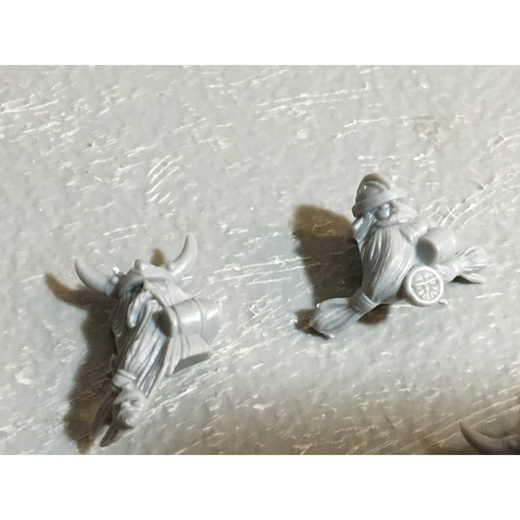 A23401 WARHAMMER FANTASY DWARFS BITS LOT WARRIORS TORSO BANNER GAMES WORKSHOP GW